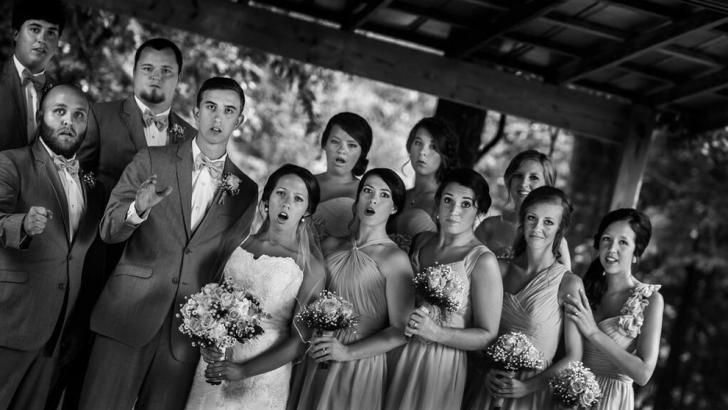 POZA DE NUNTĂ care l-a făcut celebru. Reacţia mirilor şi a invitaţilor, de nepreţuit  313630