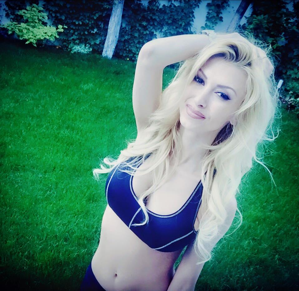Andreea Bălan, fotografia pe care a "uitat" să o șteargă de pe Facebook 313903