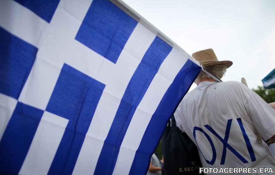 Doar grecii pot decide dacă vor păstra sau nu moneda euro. Vezi cine spune asta