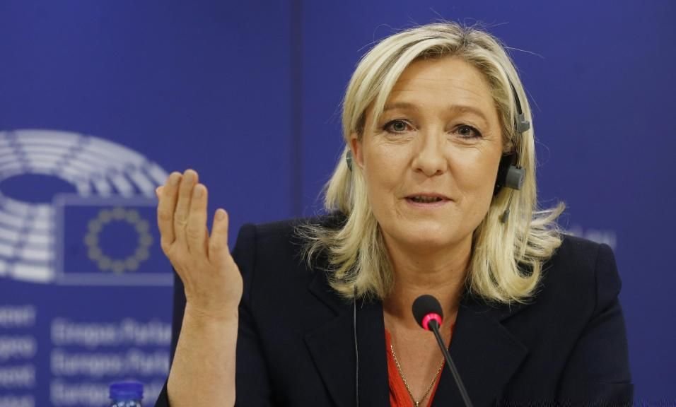 Marine Le Pen denunţă &quot;eşecul&quot; monedei euro, cerând revenirea la monedele naţionale