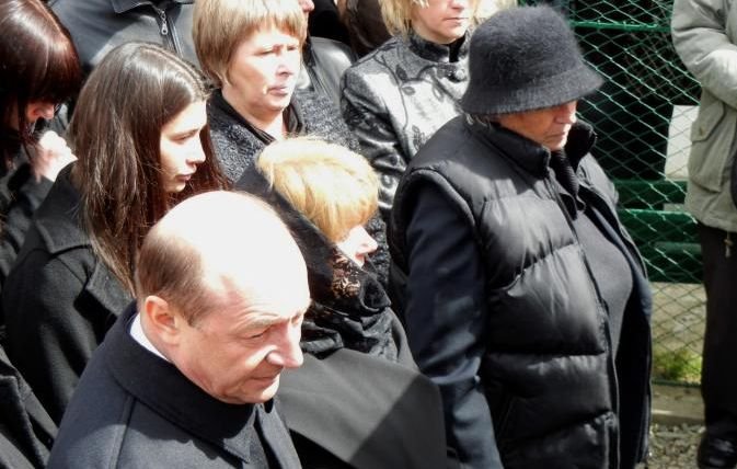 DOLIU în familia Băsescu. A murit socrul fostului preşedinte