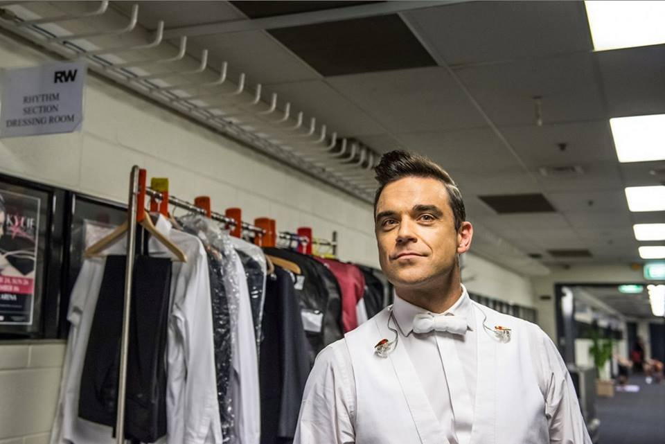 Robbie Williams, mesaj surpriză pentru fanii din România