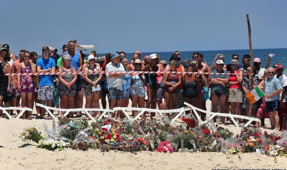 Turiştii britanici, sfătuiţi să părăsească Tunisia: &quot;Un nou atac terorist este foarte probabil&quot;
