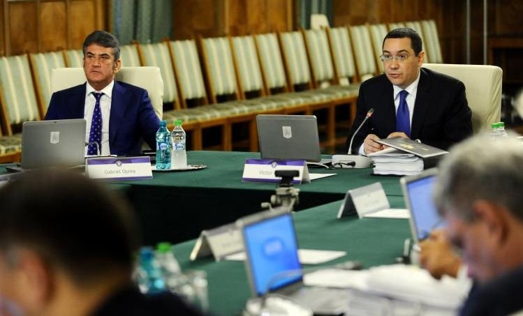 Oprea: Ponta şi Iohannis s-au pus de acord pentru indemnizaţiile demnitarilor. Ponta: Nu am fost de acord
