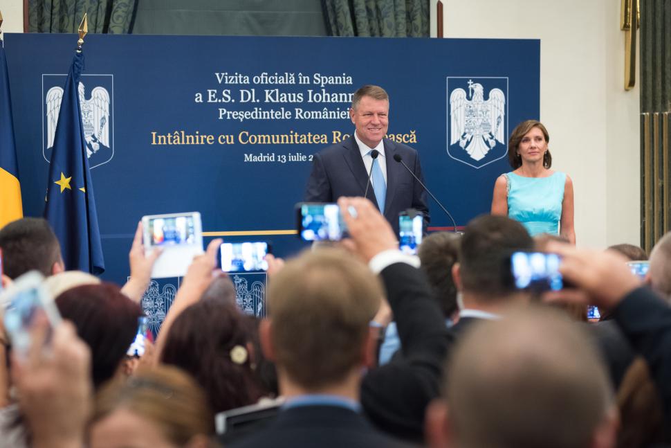 Carmen Iohannis, rochie minunată la întâlnirea cu românii din diaspora FOTO 315723