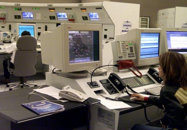 Romanian air traffic controllers on strike