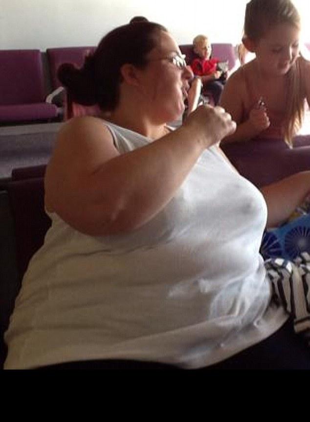  Avea 126 de kg când i s-a zis că arată că o balenă în costum de baie! Cum s-a schimbat complet într-un an 316286