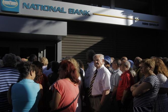 Veşti bune dinspre Grecia. Ce se întâmplă luni cu băncile