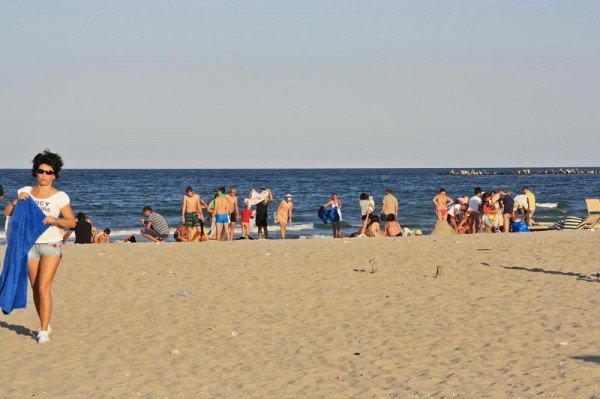 Turiştii de pe litoralul românesc au cheltuit weekendul trecut aproape 12 milioane de euro