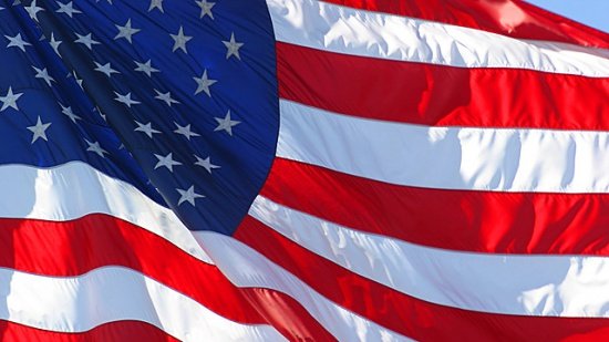 Drapelul SUA a fost coborât în bernă în memoria victimelor atacului armat din Tennessee