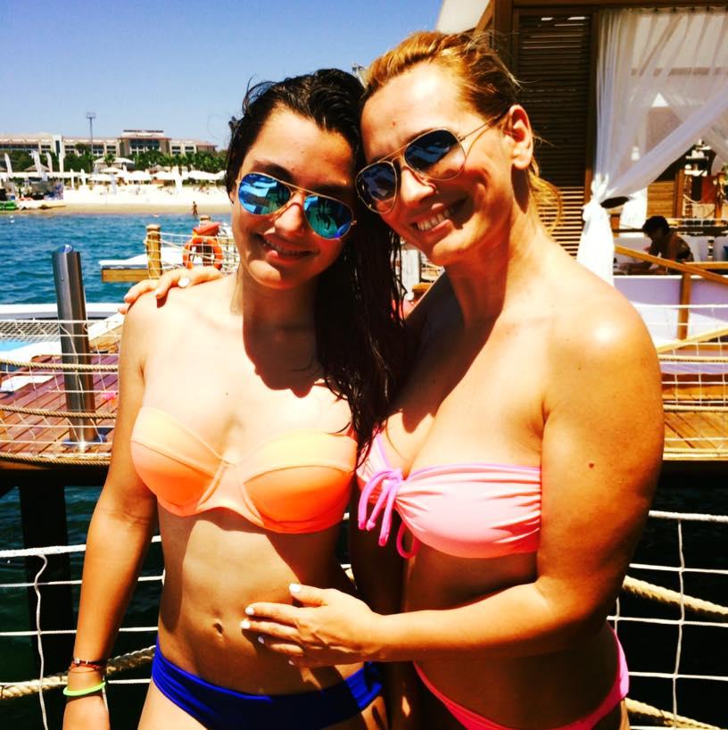 Andreea Esca, fotografie incendiară pe Facebook 317835