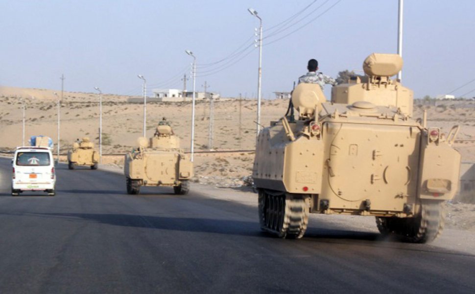 Trei militari ucişi în nordul Peninsulei Sinai, în urma unui atentat revendicat de Statul Islamic