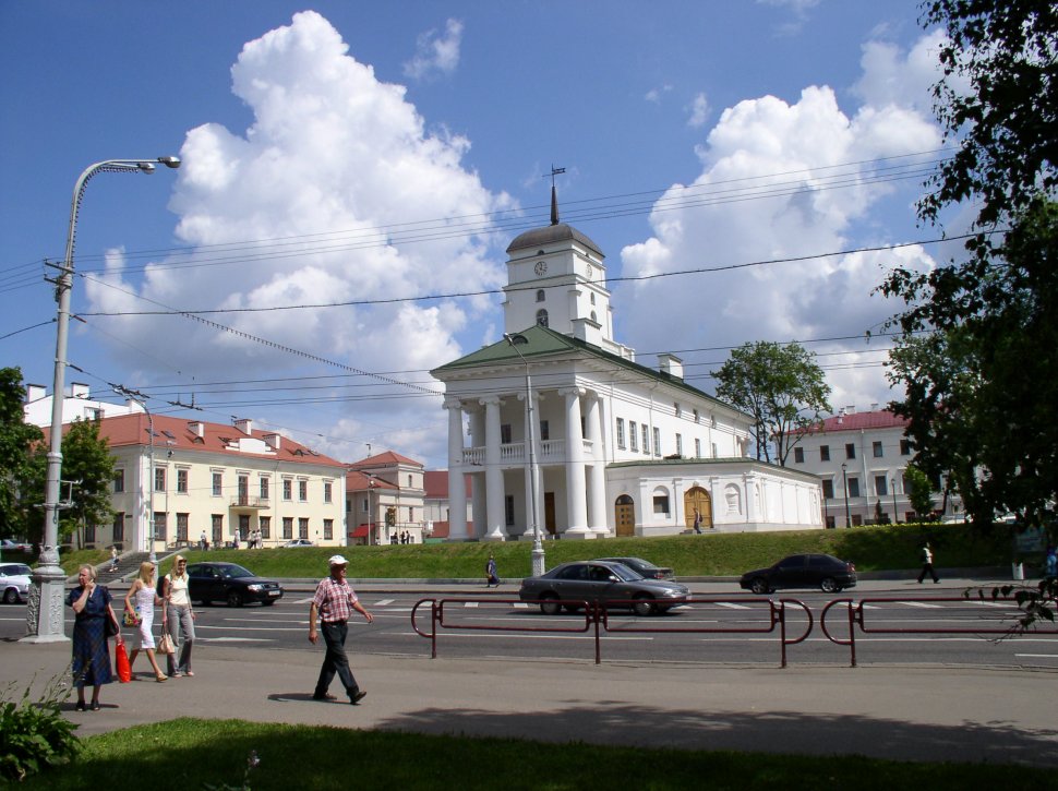 Belarus se împrumută de 760 de milioane de dolari de la Rusia