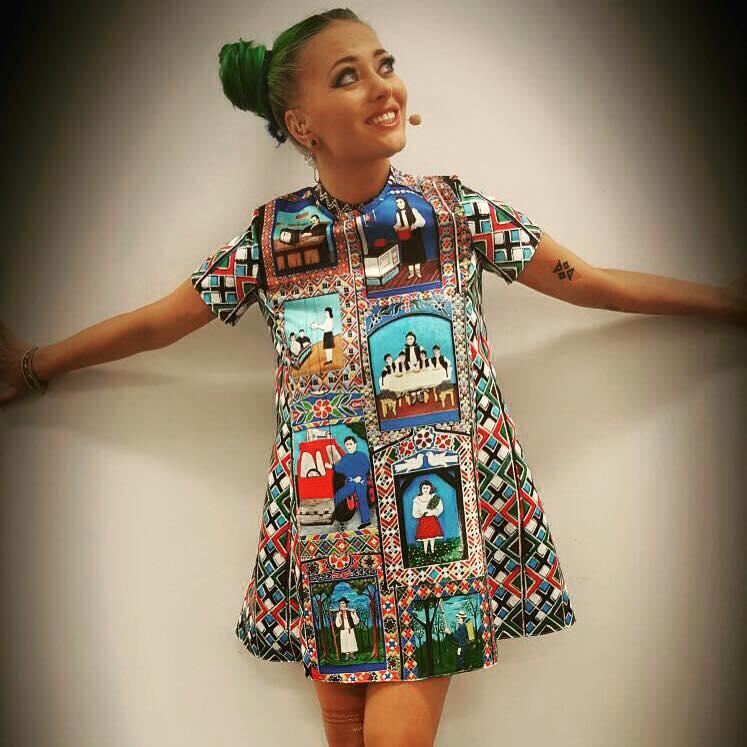 Ce rochie a purtat Delia la preselecțiile X Factor! Cât a costat și ce avea imprimat pe ea 317966