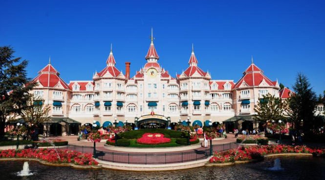 Plângeri contra parcului de distracţii Disneyland din Paris