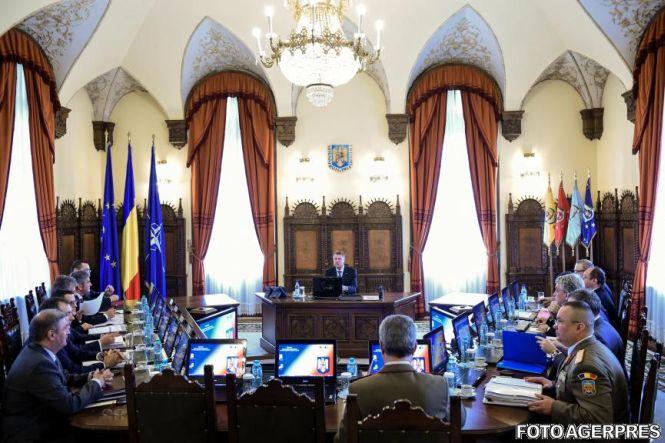 Preşedinţia confirmă: Klaus Iohannis a convocat şedinţă CSAT după plecarea lui Victor Ponta din ţară