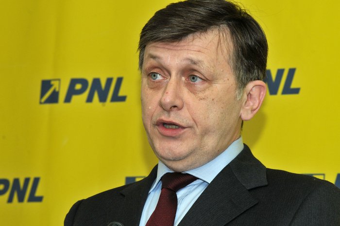 Traian Băsescu, replici furibunde la adresa lui Crin Antonescu