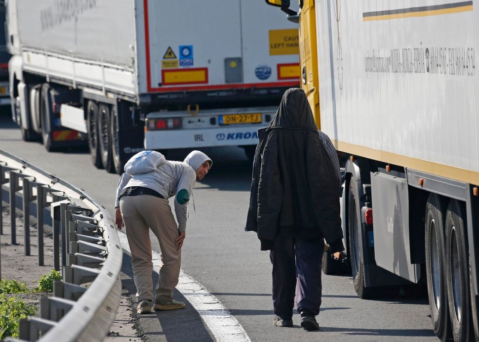 Zeci de mii de imigranţi interceptaţi de Eurotunel