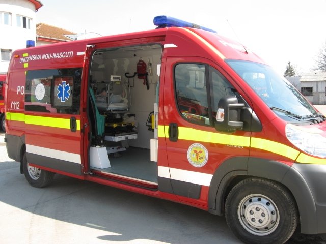 Ambulanţa face consultaţii la domiciliu din august