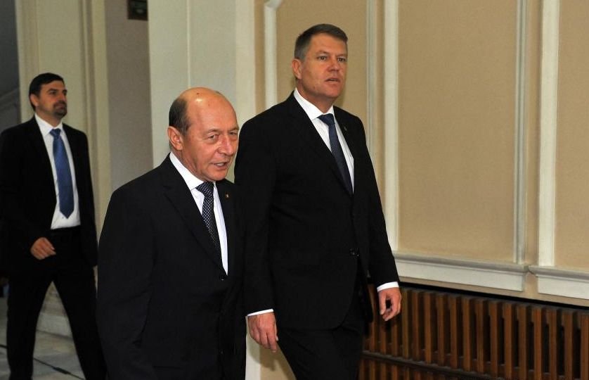 Băsescu, pont pentru Klaus Iohannis privind Serviciile 