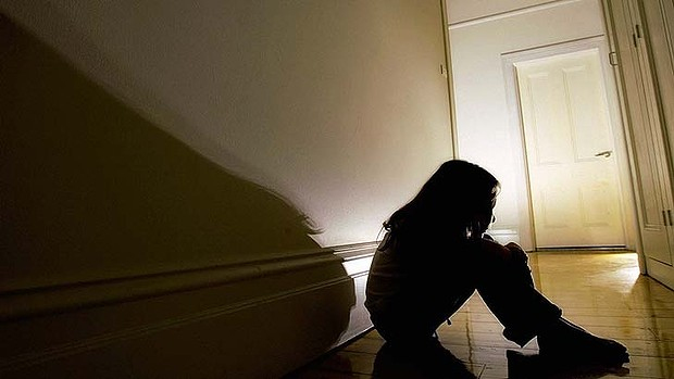 Fetiţă de nouă ani, la un pas de a fi violată după ce a fost ademenită de un recidivist