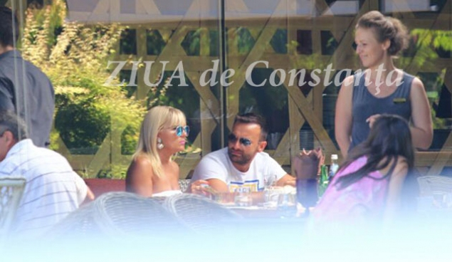 Elena Udrea cu iubitul la restaurant pe litoral! Cum a arătat blonda
