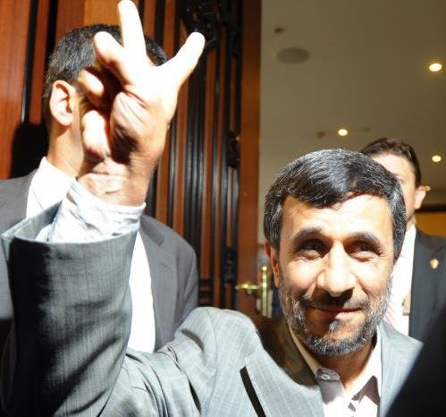 Acordul nuclear dintre Iran şi marile puteri ar putea fi aruncat în aer de decizia şoc a lui Ahmadinejad