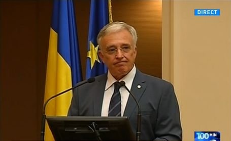 Mugur Isărescu, reacţie la criticile aduse Comitetului pentru Supraveghere Macroprudenţială