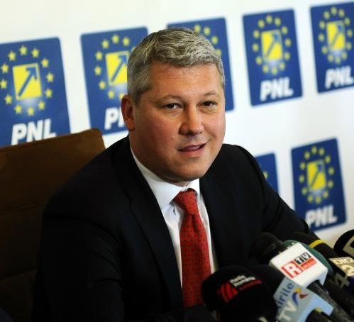 Prim-vicepreşedintele PNL Cătălin Predoiu: Am mandat să negociez cu PSD