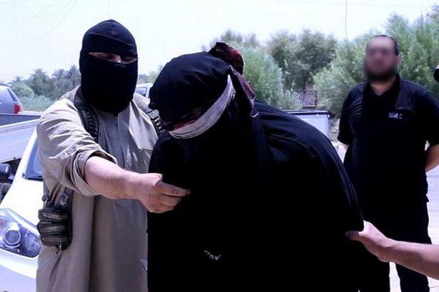 A încercat să scape de teroriştii de la Statul Islamic deghizându-se în femeie, dar a fost capturat. Ce a urmat te va îngrozi