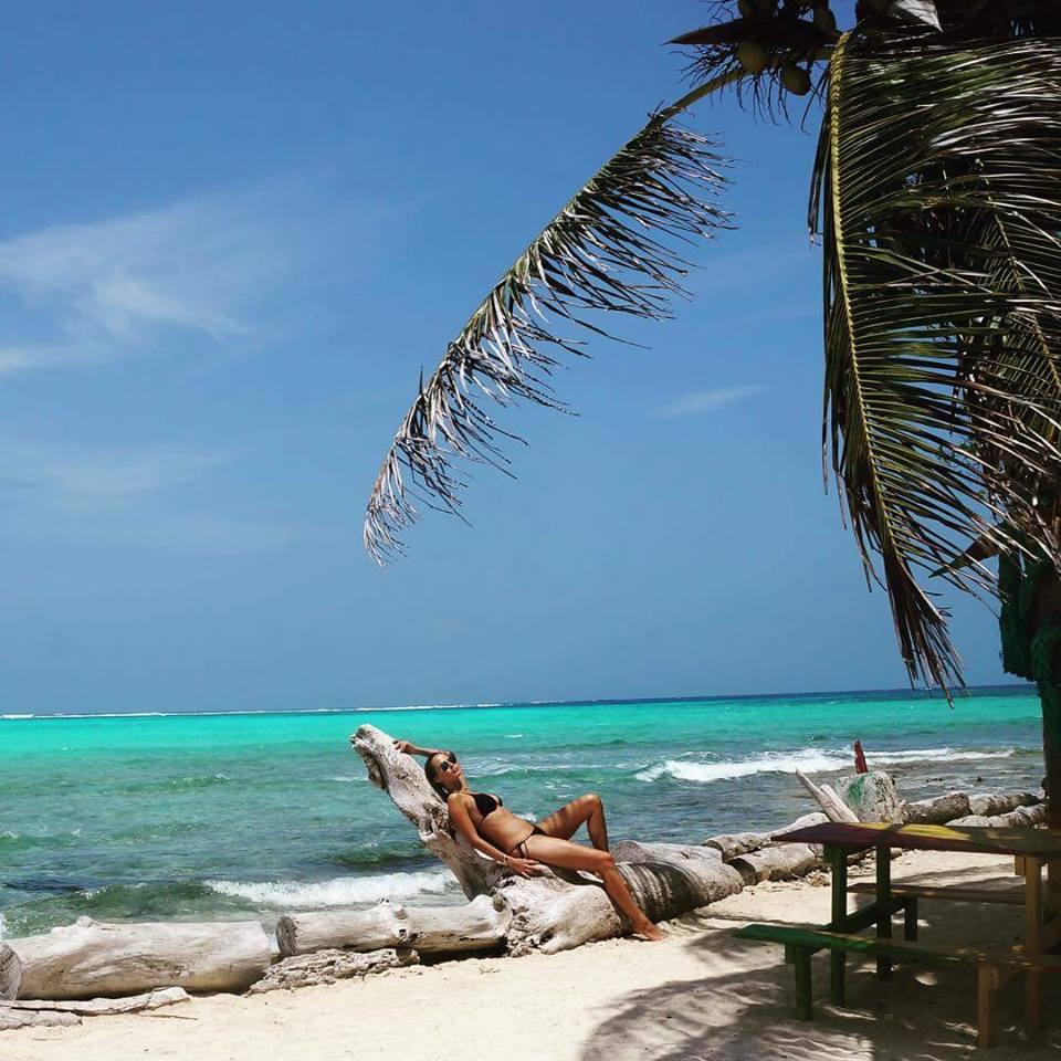 Andreea Raicu, fotografii de la malul mării 320849