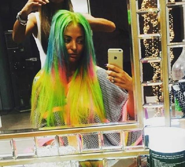 Delia și-a schimbat iar look-ul! Acum are părul "curcubeu"  320707