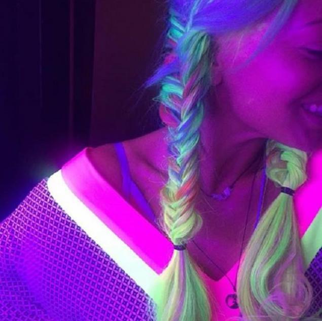 Delia și-a schimbat iar look-ul! Acum are părul "curcubeu"  320708