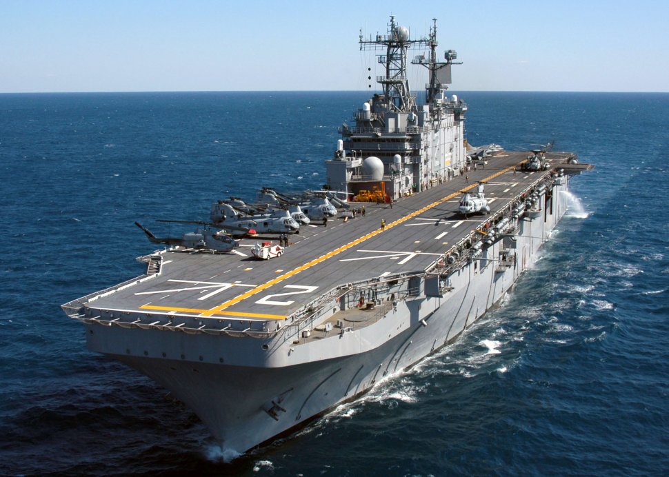Rusia şi Franţa anunţă că au ajuns la un acord oficial privind navele Mistral