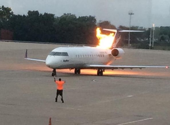 Avion în flăcări pe pista de decolare. Imagini cutremurătoare