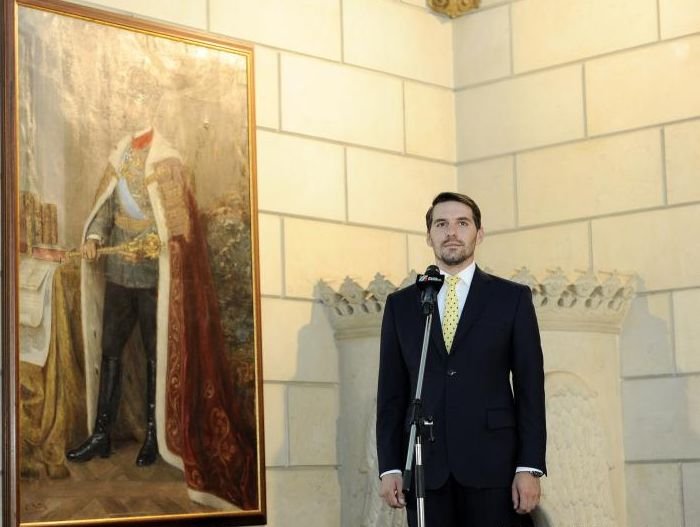 Motivul excluderii Principelui Nicolae din linia de succesiune la Coroana României