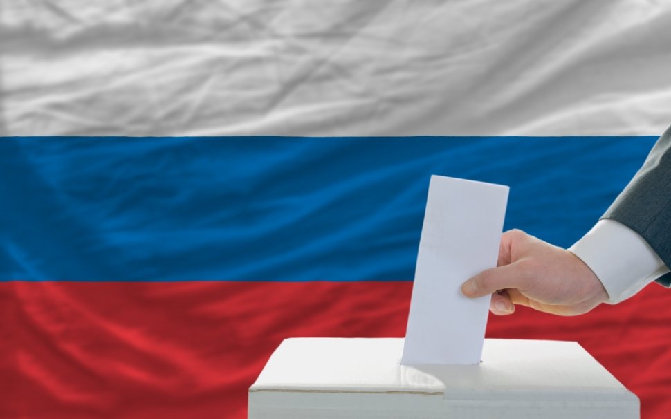 Peste 330 de candidaţi la alegerile locale din Rusia sunt persoane cu condamnări la activ