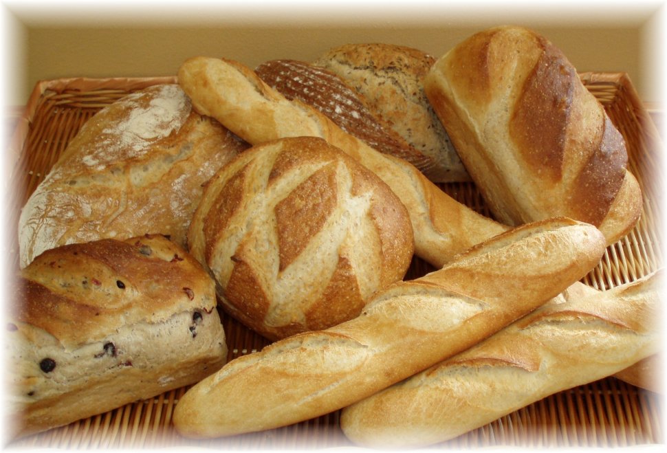 Pâinea albă şi pastele pot creşte riscul de depresie şi de anxietate