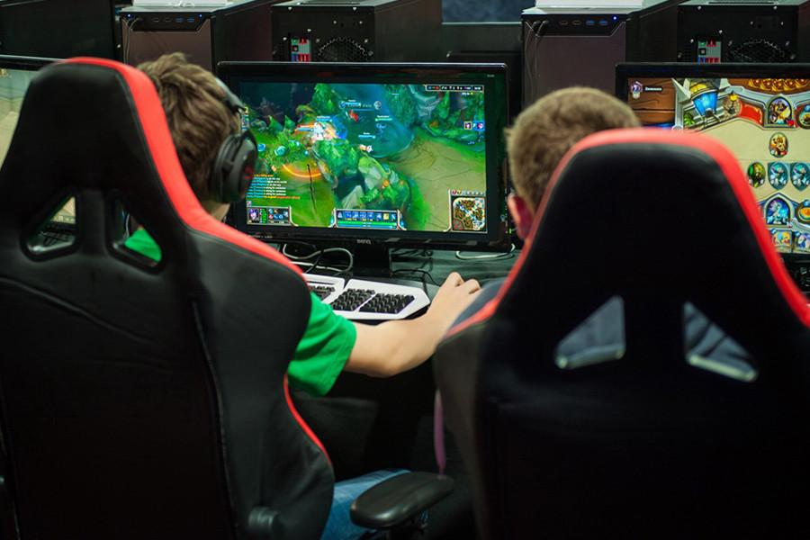 Sporturile electronice intră în programa școlară 322125