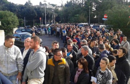 Romanians in the diaspora call for the dissolution of Parliament. &quot;Members of Parliament are traitors&quot;