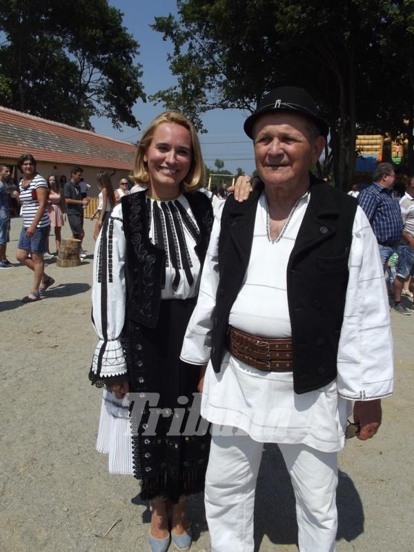 Andreea Esca, ținuta cu care a lăsat mască pe toată lumea. Fanilor nu le vine să creadă că a venit îmbrăcată așa 322680