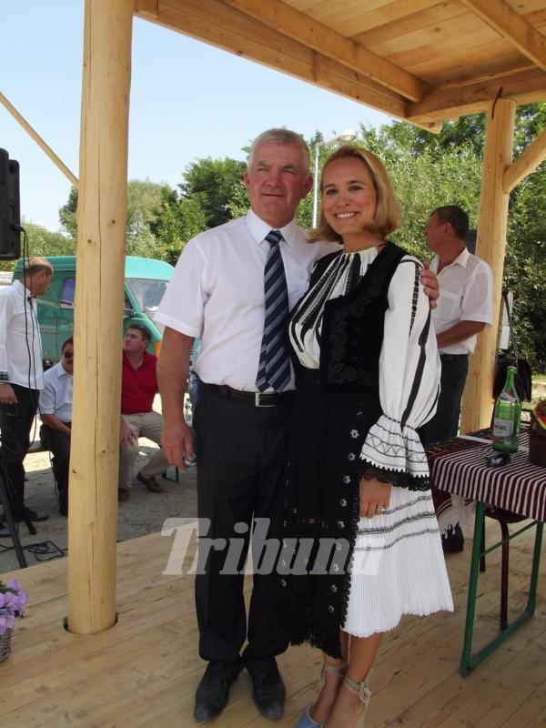 Andreea Esca, ținuta cu care a lăsat mască pe toată lumea. Fanilor nu le vine să creadă că a venit îmbrăcată așa 322681