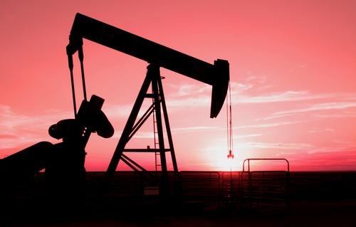 George Soros renunţă la investiţiile în sectorul petrolier, pe fondul scăderii drastice a preţului barilului