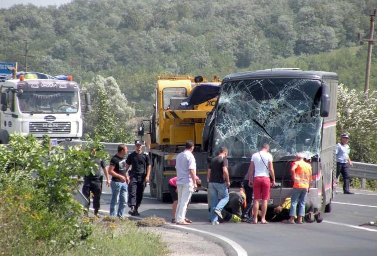 Şoferul autocarului răsturnat la Brăila, acuzat că avea viteză prea mare