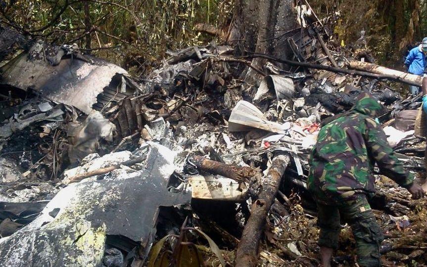 Tragedie aviatică: Şapte morţi în urma coliziunii a două avioane cu paraşutişti la bord