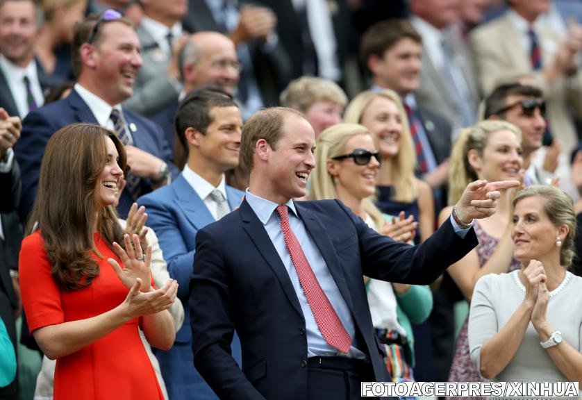 Casa Regală britanică, în centrul unui nou scandal. Cu CINE a fost fotografiat Prințul William la o nuntă și absențele nemotivate ale lui Kate de la importante evenimente de familie