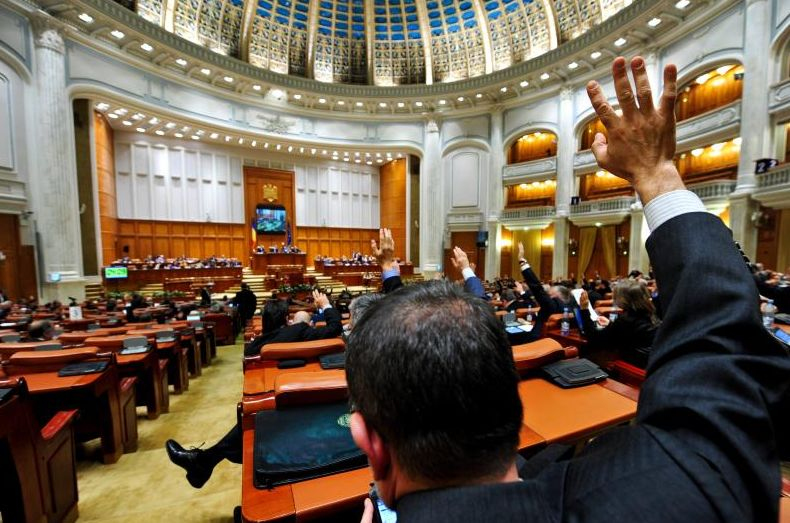 Parlamentarii bagă bani în votul cu amprentă vizuală 