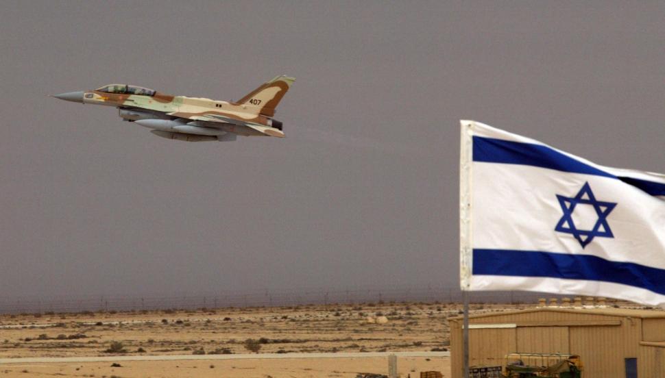 Tensiuni în Orient. Un avion israelian a fost doborât de forţele siriene