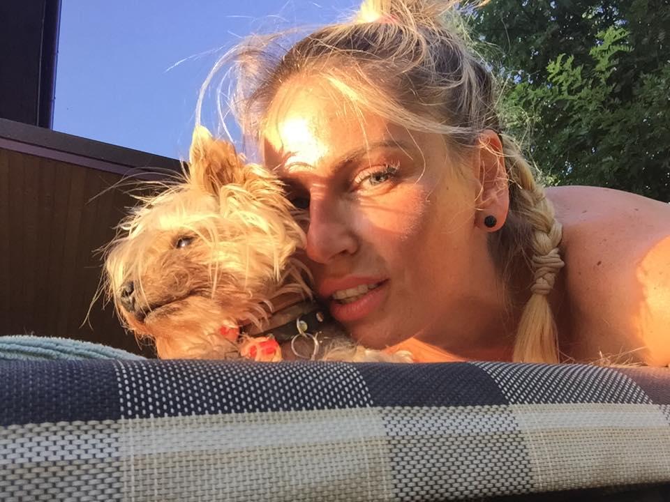 Andreea Bănică, fotografia care ar trebui ștearsă de Facebook. E prea provocatoare 323937