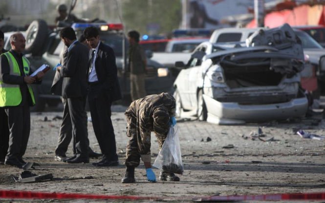 Atentat sângeros la Kabul. 11 oameni au murit şi 66 au fost răniţi